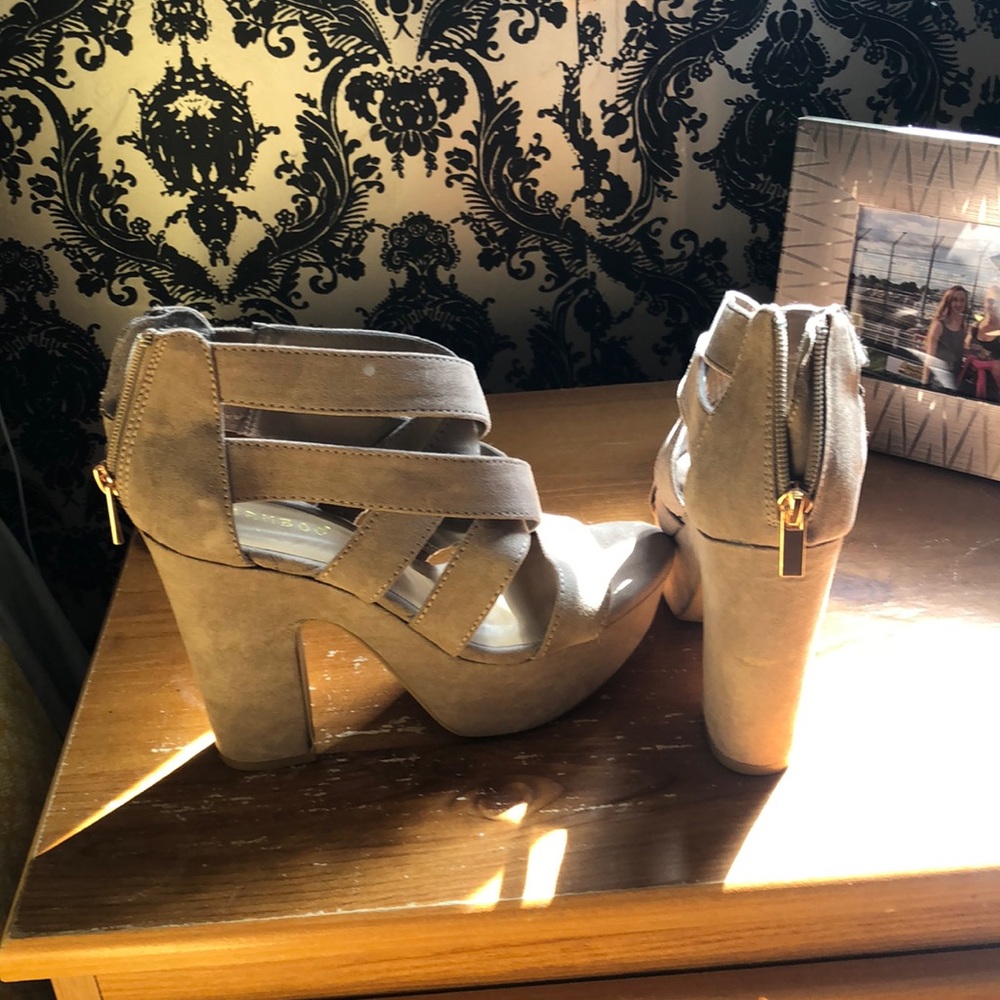 Tan/nude heels